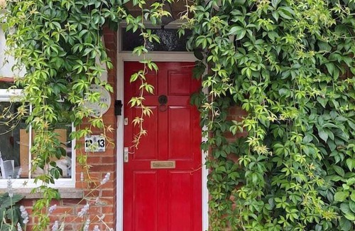 Glastonbury Casa | Pilgrims of the Goddess - Room 7