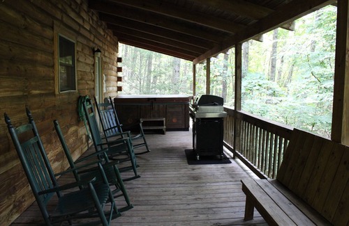 Hico Cabina | Pillow Rock Deluxe Luxury Log cabin in the New River Gorge area