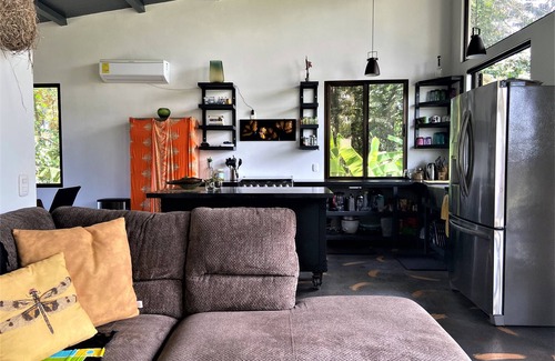 Langostino Casa | Pilon de Pavones Plush Hideaway