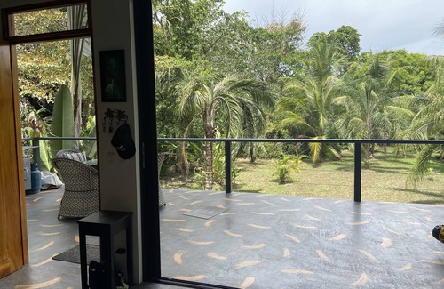 Langostino Casa | Pilon de Pavones Plush Hideaway