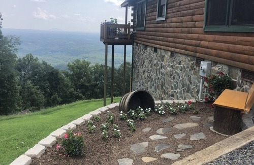 Cana Cabina | Pilot's Perch Too ~ Luxurious Blue Ridge Cabin with Breathtaking Views