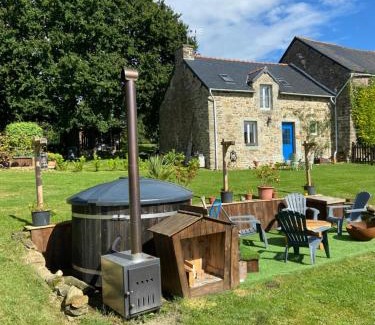 Plouguenast Casa | Pinabre Rose Cottage
