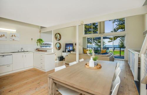 Victor Harbor Casa | Pine Beach Villa Fabulous Sea Views