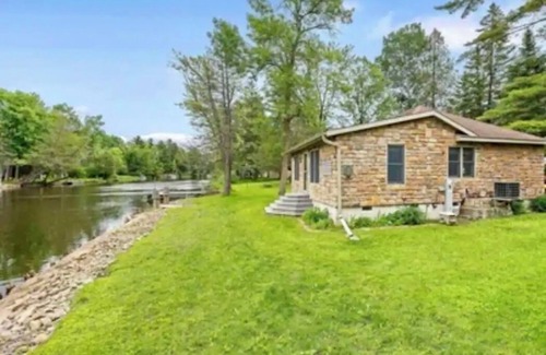 Krakow Cabina | Pine Bend River Retreat