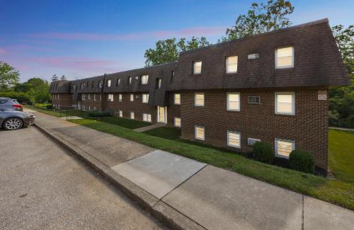 Newark Apartamento | Pine Brook 1122 I Pool Gym I Free Parking !