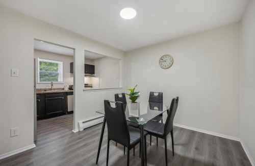Newark Apartamento | Pine Brook 1302 I Pool Gym I Free Parking !