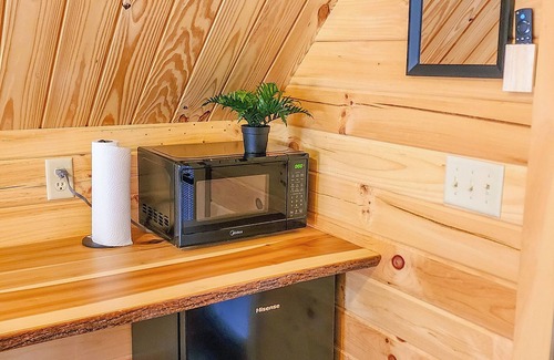 Island Park Cabina | Pine Cabin (Dry Cabin. No Running water)