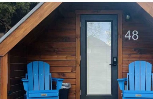 Island Park Cabina | Pine Cabin (Dry Cabin. No Running water)