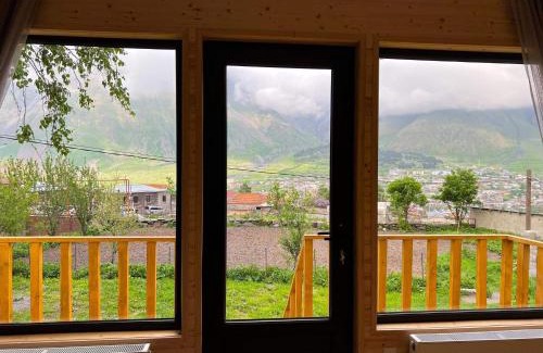 Stepantsminda Apartamento | Pine Chalet Kazbegi