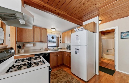 Black Bart Chalet De Esquí | Pine Cone Cabin Minutes to Heavenly or the Lake, 2 bedrooms plus Bonus Room