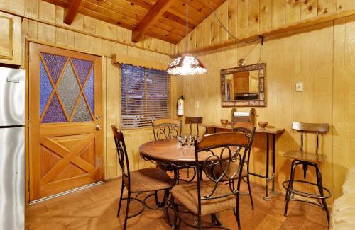 Big Bear Lake Casa | Pine Cone Cottage by Big Bear Vacations Adorable Walk To Lake Furnished Chalet