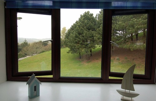 Maenporth Cabaña | Pine Cottage, FALMOUTH