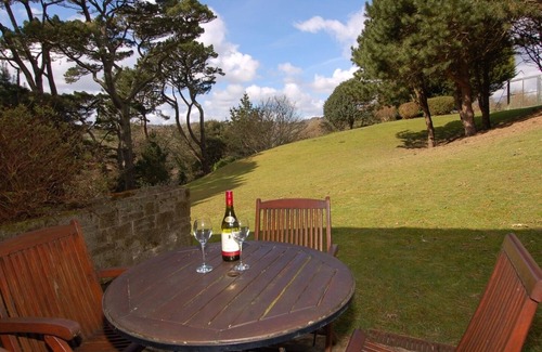 Maenporth Cabaña | Pine Cottage, FALMOUTH