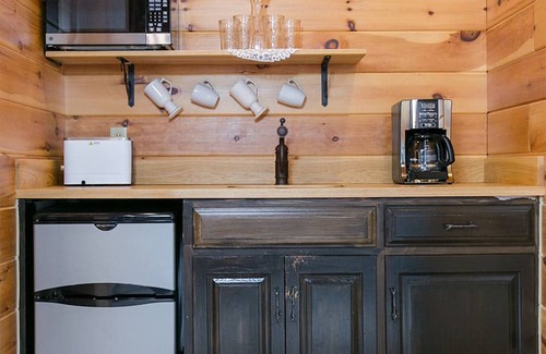 Millersburg Casa | Pine Cove Treehouses & Cabins