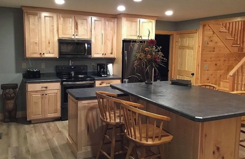 Hyner Cabina | Pine Creek cabin with AC in Jersey Mills - 7 bedrooms