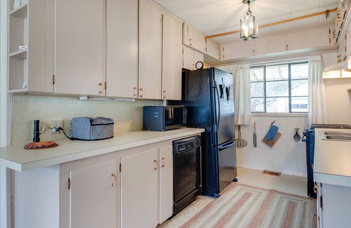 Gaines Casa | Pine Creek Camp: On Site access to fish and swim