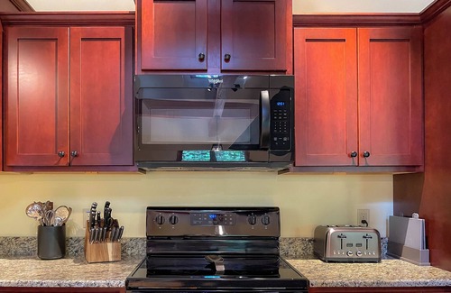 Lake Harmony Estates Chalet De Esquí | Pine Crest Lodge, Private 8BR Home with Large Yard, Dual Fireplace, & Hot Tub
