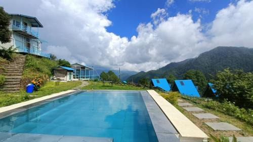 Naina Range Complejo | PINE CROFT AROMA luxury villas and Resort