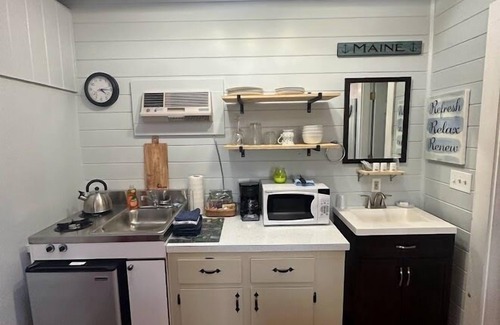 Lincolnville Cabaña | Pine Grove Cottages