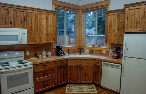 Sisters Casa | Pine Grove Home in Sisters