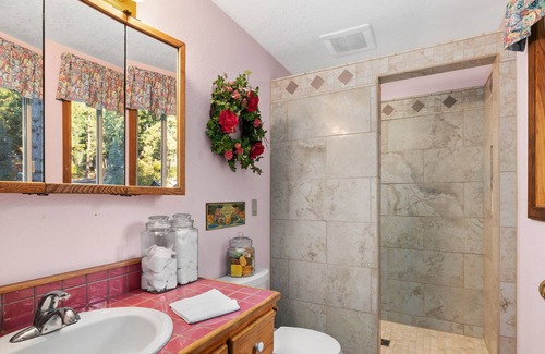 Roslyn Ridge Casa | Pine Hill House: Lake Cle Elum, Pineloch Sun Community, by beaches/boat launches