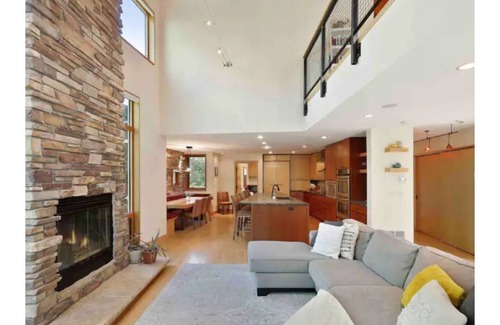 Baldwin Casa | Pine Lake Summer and Winter Retreat