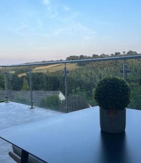 Umberleigh Casa | Pine Lodge - Two Bedrooms, High Bickington close to Umberleigh , Barnstaple , Bideford