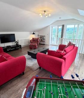 Umberleigh Casa | Pine Lodge - Two Bedrooms, High Bickington close to Umberleigh , Barnstaple , Bideford