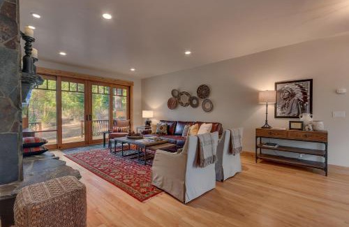 Truckee Casa | Pine Meadow at Gray's Crossing - 4BR w Two Master Suites