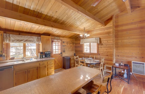 Pine Mountain Club Cabina | Pine Mountain Club Cabin Rental w/ Pool Access!
