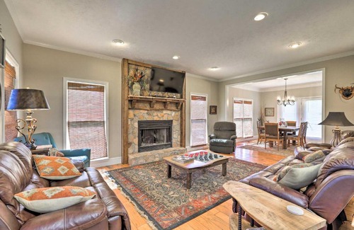 Pine Mountain Valley Casa | Pine Mountain Valley House with Pool and Grill!