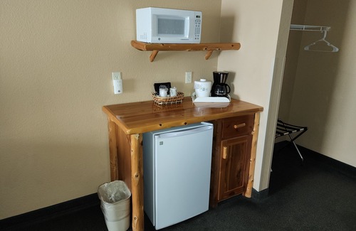 Crosslake Hotel | Pine Peaks Lodge & Suites