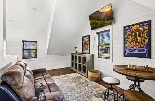 Sevierville Casa | Pine Ridge Retreat w Hot Tub Grill Games More