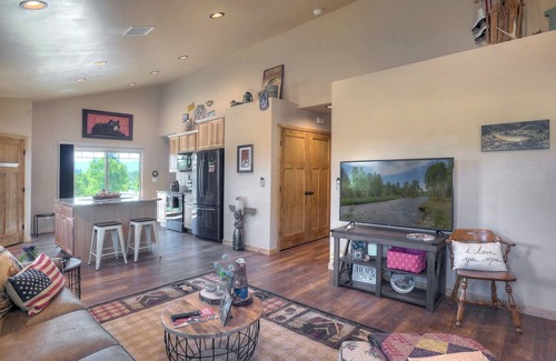 Bayfield Cabina | Pine River Retreat | Cabin on the Pine River, Fishing, Privacy, AC, Near Town
