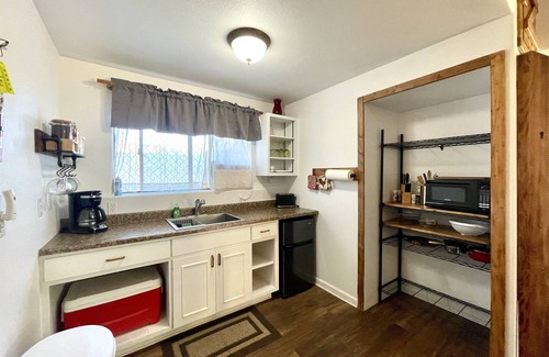 Ahwahnee Cabina | Pine Suite - Sierra Mountain Lodge