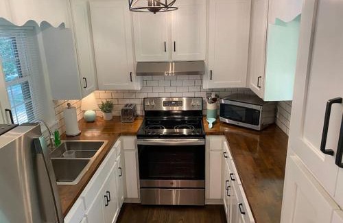 Gainesville Casa | Pine Valley Place 3 Bedroom 2 Bathroom house