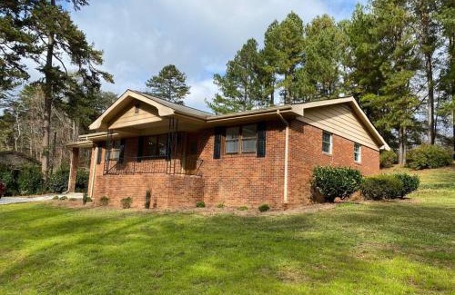 Gainesville Casa | Pine Valley Place 3 Bedroom 2 Bathroom house