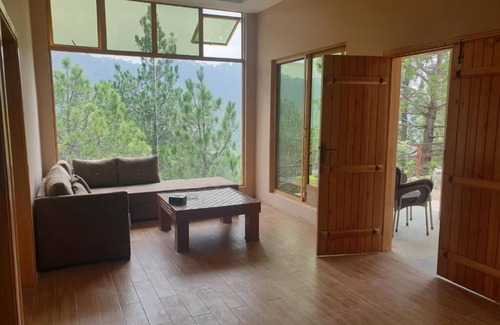 Loralai District Hotel | Pine Valley View