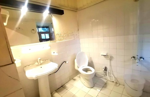 Loralai District Hotel | Pine Valley View