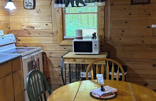 South Bloomingville Cabina | Pine View Cabin in Hocking Hills