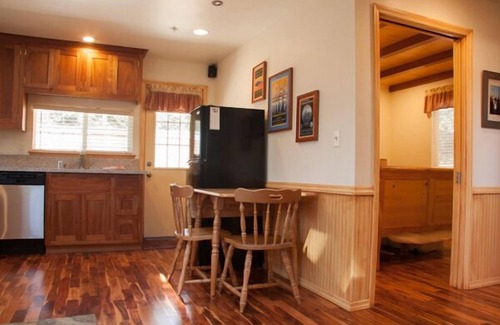 Bodega Bay Cabaña | Pine View Cottage - Perfecto para dos - Alquiler a largo plazo disponible