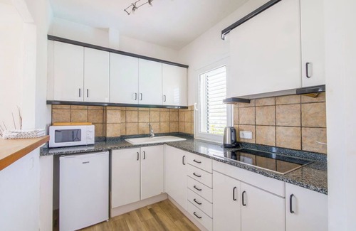 Puerto de Pollensa Apartamento | Pine Walk adjacent, 3rd floor apartment (with lift)WIFI beach 2 min great views.