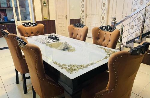 Amritsar Apartamento | Pine Wood Apartment