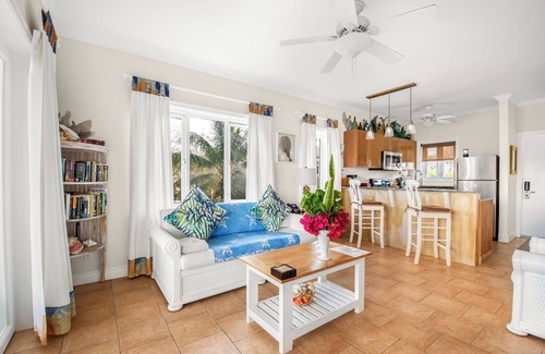 Governor's Harbour Condominio | Pineapple Fields Boutique Condo Hotel