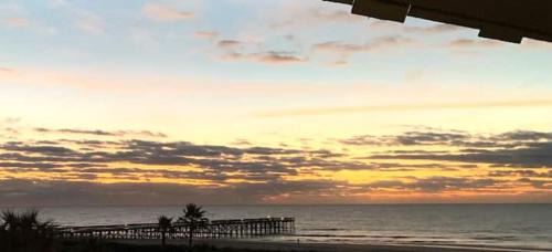 Isle of Palms Apartamento | Pineapple Palms at the Sea Cabins
