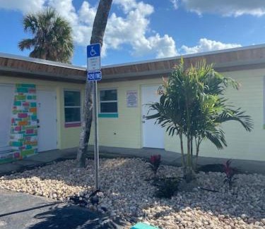 Bridgeport Heights Apartamento | Pineapple Shores Inn Unit 1