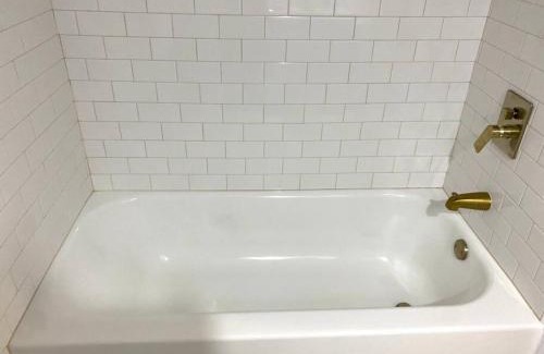Bridgeport Heights Apartamento | Pineapple Shores Retro Inn 5