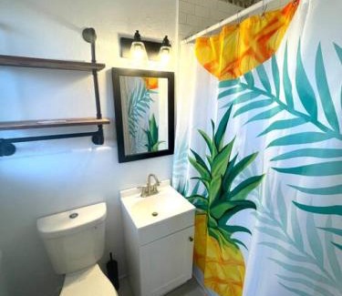 Bridgeport Heights Apartamento | Pineapple Shores Retro Motel 9