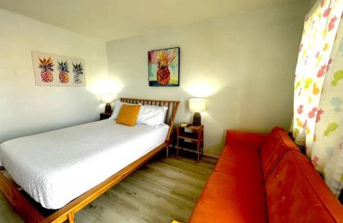 Bridgeport Heights Apartamento | Pineapple Shores Retro Inn 6