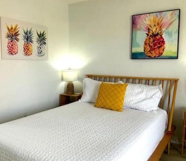 Bridgeport Heights Apartamento | Pineapple Shores Retro Inn 6